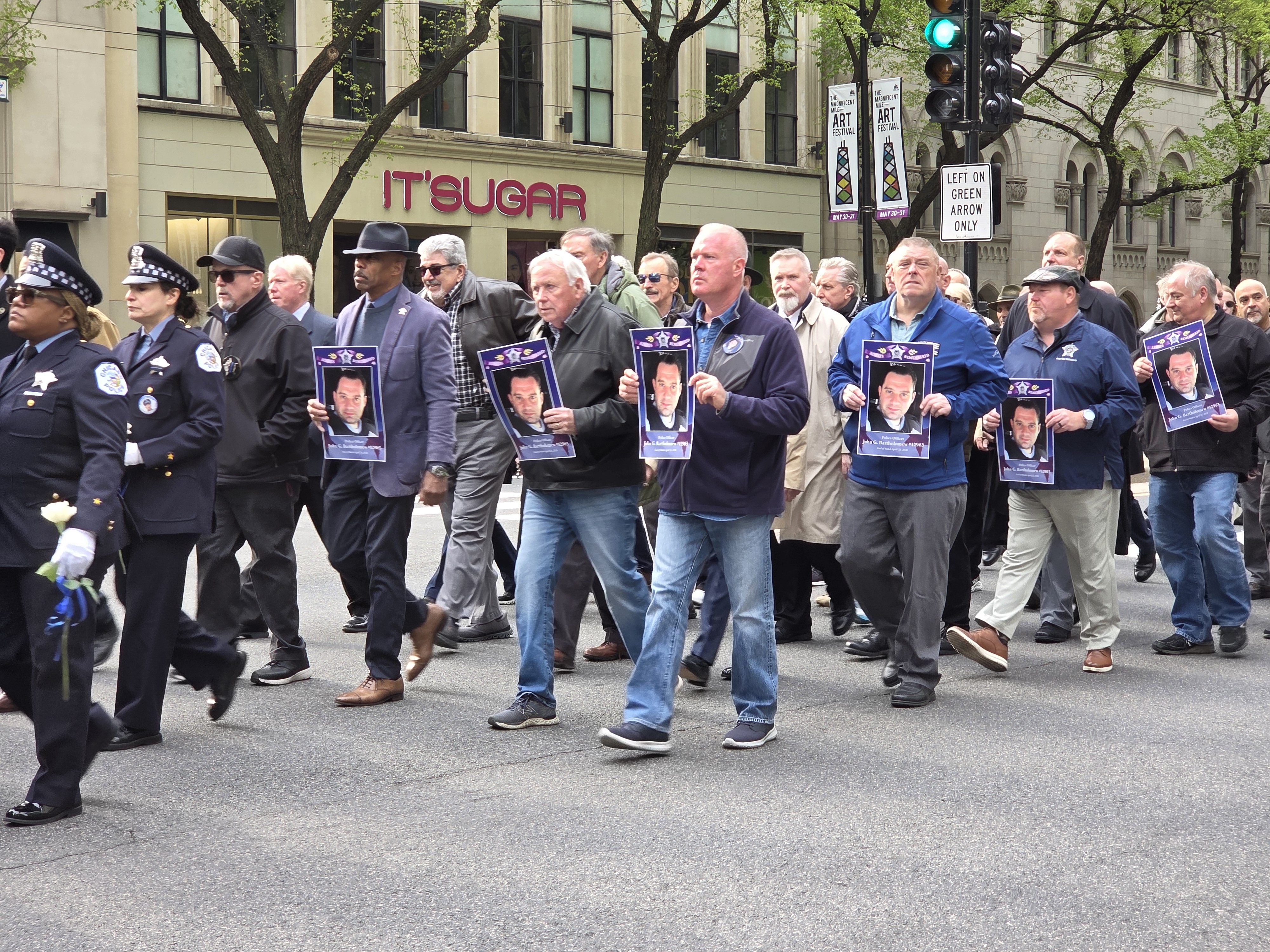 Delegacja NSZZ Policjantów z wizytą w Chicago. Wymiana doświadczeń, pamięć o poległych i obecność na 135. Paradzie Konstytucji 3 Maja